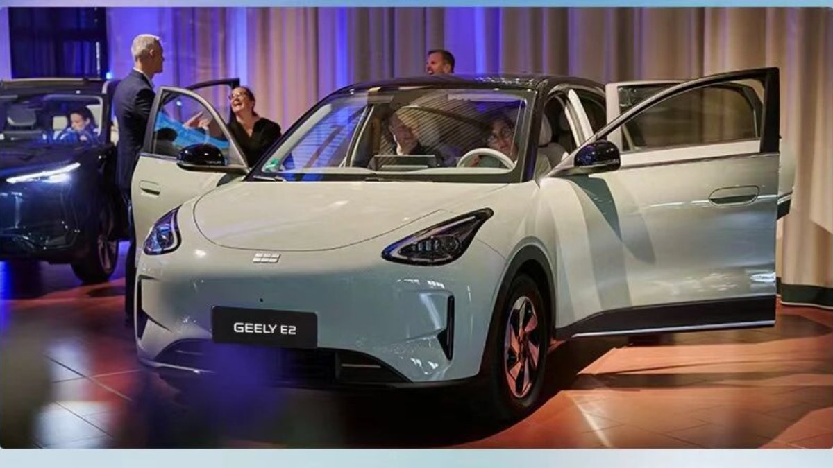 Geely E2 на презентации бренда в Цюрихе