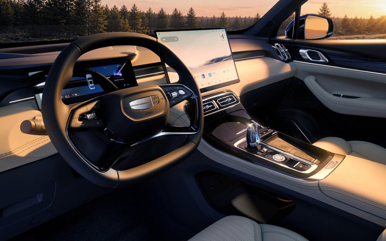 Обновлённый Geely Atlas