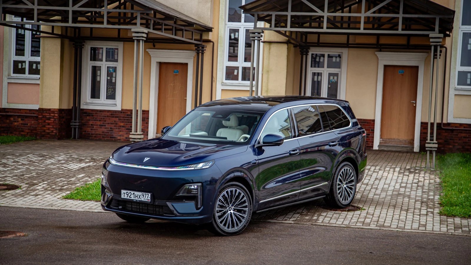 Гибридный кроссовер Deepal S09 от Changan