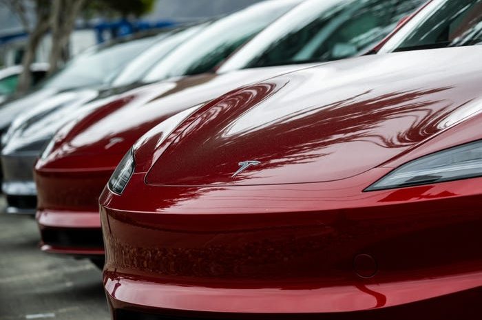  Как владельцы Tesla отреагировали на разочарование в системе FSD