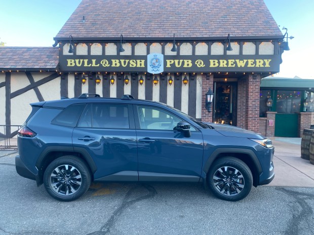  Toyota RAV4: почему этот кроссовер стал самым продаваемым в США?