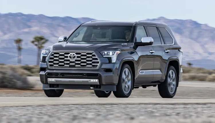  Toyota Sequoia Capstone 2026: обновлённый интерьер, но не всё гладко