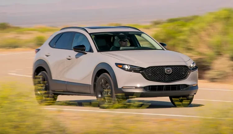  Mazda CX-30 2026: кроссовер без турбонаддува, который удивляет