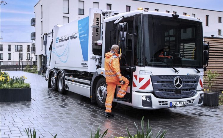  Mercedes-Benz представил концепт электрического грузовика reECONIC из переработанных материалов