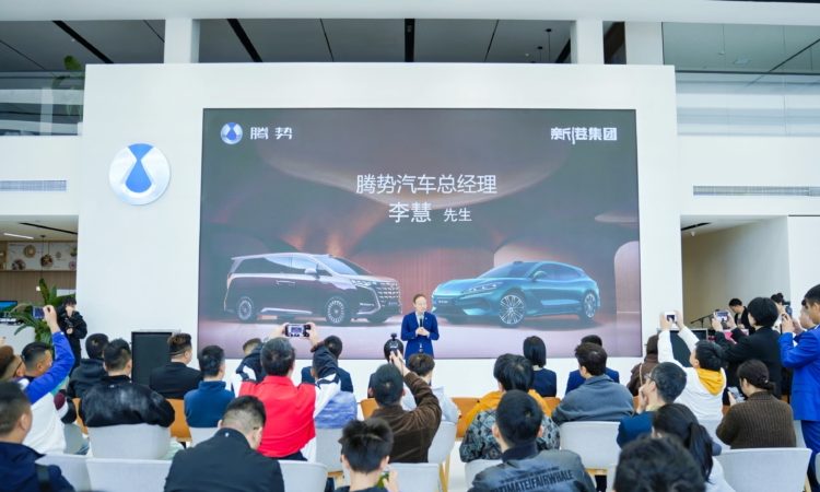  BYD Denza D9 и Z9 GT с технологией быстрой зарядки уже в китайских дилерских центрах!