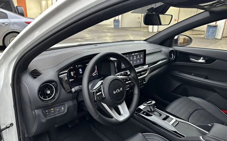  Новый Kia K3 в России: комфортный седан по цене Lada Vesta 🚘