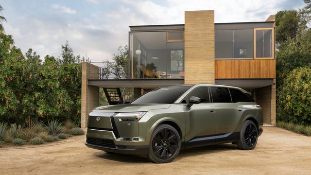  Lexus представил свой трёхрядный электро-кроссовер TZ