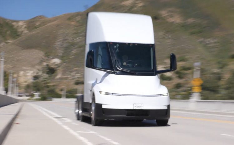  Джей Лено сравнил Tesla Semi с офисным зданием