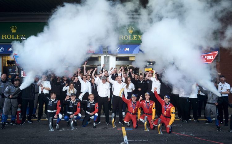  BMW M Team WRT одержала впечатляющую победу в FIA WEC!