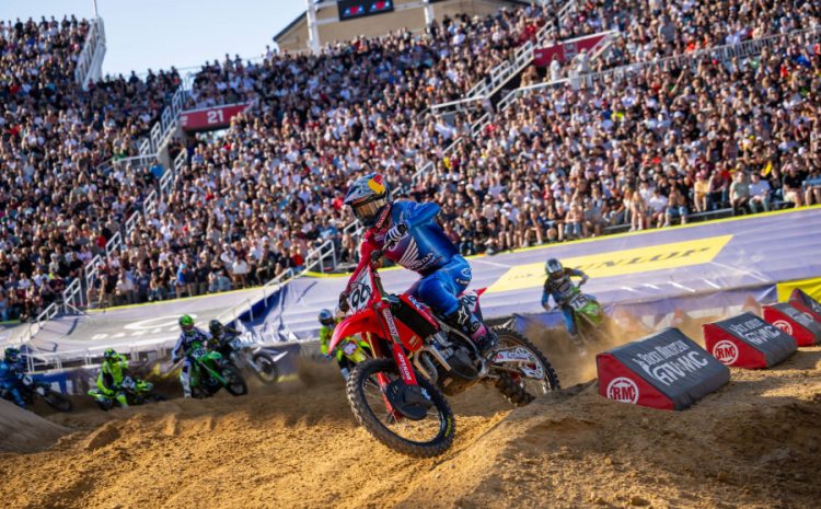  Охотник за титулом: Хантер Лоуренс чуть-чуть не дожал в AMA Supercross