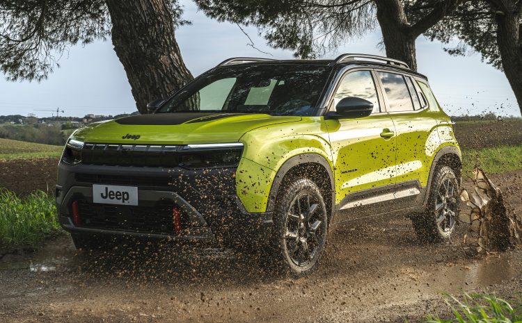  Jeep Avenger получил фейслифт — смотрим, что изменилось
