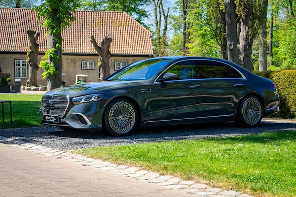  Mercedes обновил S-Класс — готов ли он бросить вызов BMW?
