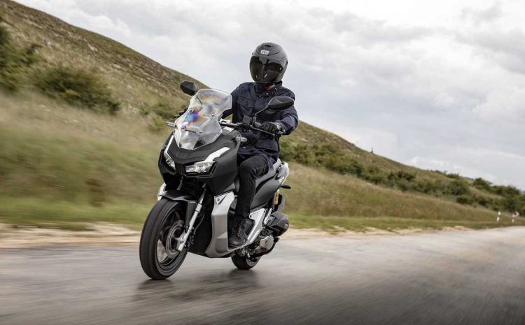  Honda терпит убытки, но мотоциклы спасают компанию