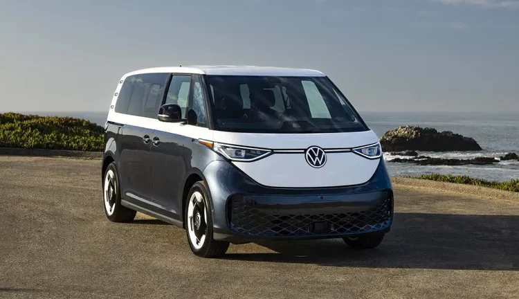  Volkswagen ID Buzz резко подешевел — стоит ли брать?