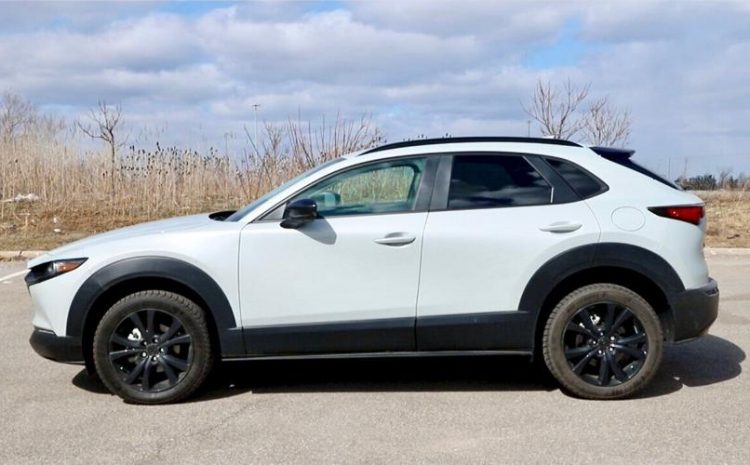  Mazda CX-30: кроссовер, который едет как седан