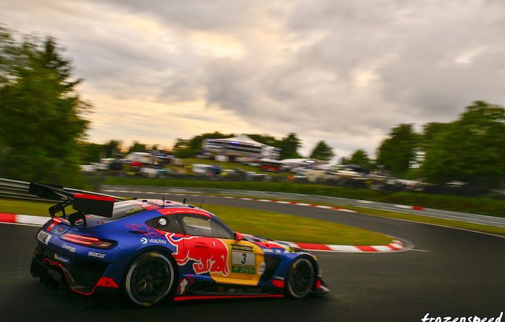  Битва на Нюрбургринге: Mercedes лидирует после шести часов гонки