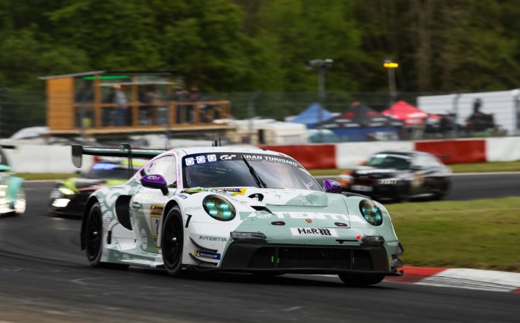  Три Porsche 911 GT3 R в топ-10 на Нюрбургринге!