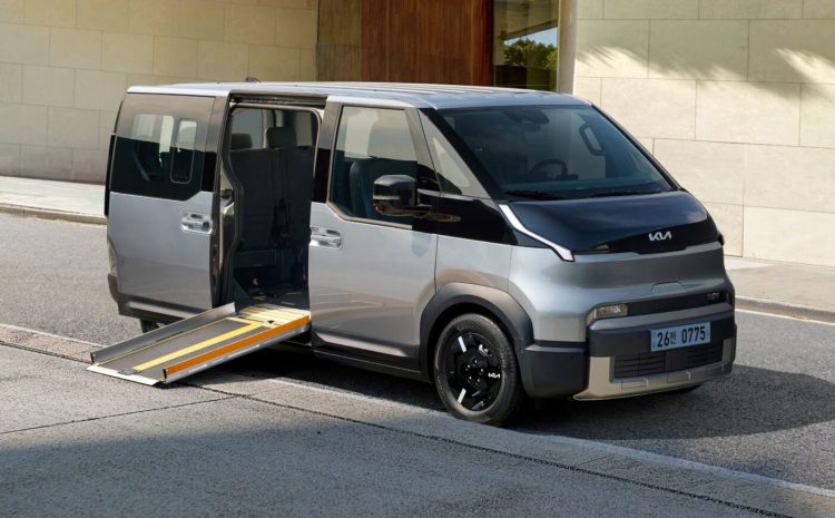  Kia представила версию PV5 для людей на инвалидных колясках