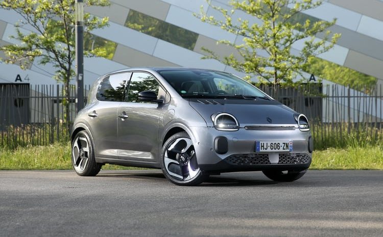  Новая Renault Twingo E-Tech: стоит ли менять старую модель или Zoé?