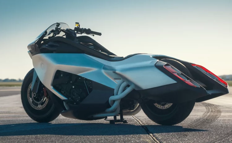  BMW показала концептуальный мотоцикл Vision K18