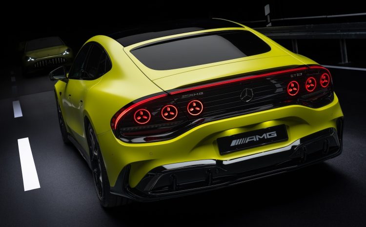  Электрический Mercedes-AMG GT 4-Door Coupe 2027 — новый уровень тишины и мощи!
