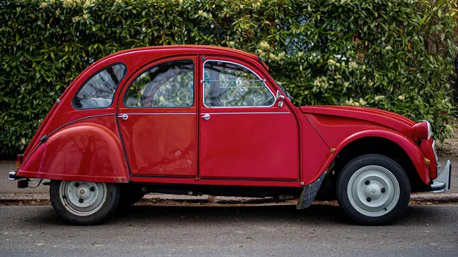  Возвращение легенды: Citroën 2CV станет электрическим