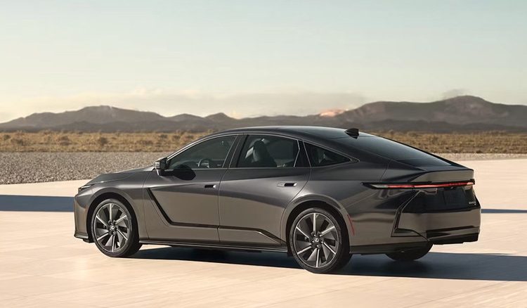  Lexus ES станет удобнее для дальних поездок