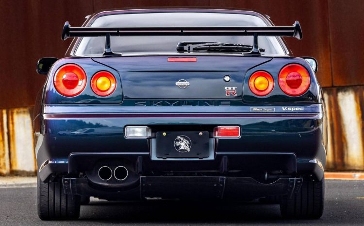  Легендарный Nissan Skyline GT-R в цвете Midnight Purple