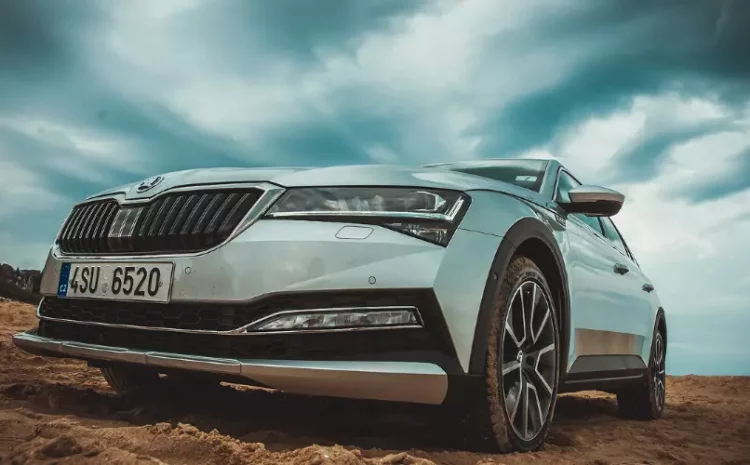  Skoda Superb возвращается в Россию — и дешевле Lada Vesta!