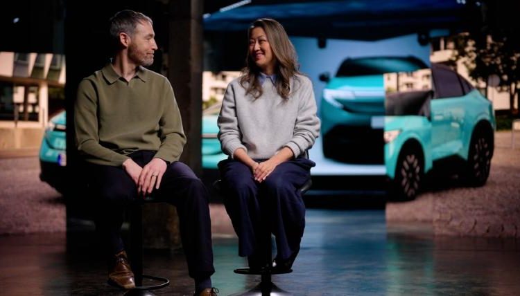  Пара авантюристов на электрокаре: 13 лет за рулём Nissan Leaf