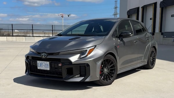  Toyota удивляет: от скучных седанов к крутым спорткарам