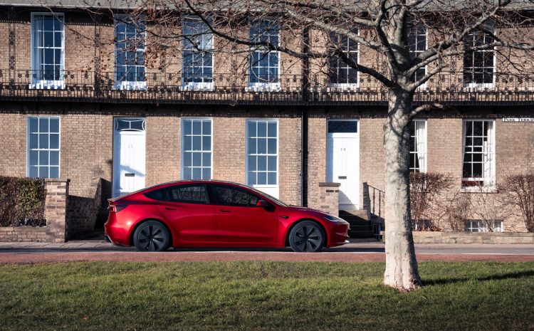  Tesla может выпустить Model 3 в версии Plaid