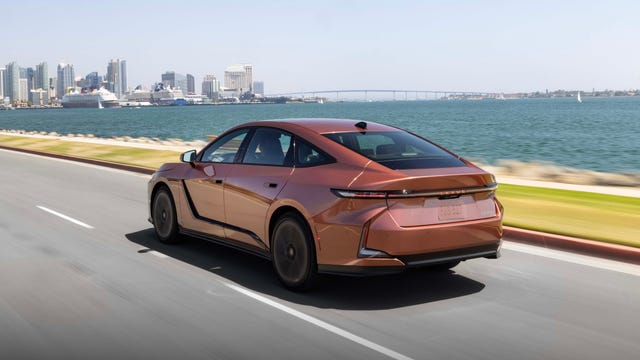  Lexus ES 2026: эволюция легенды