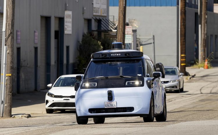  Waymo запускает роботакси на базе Zeekr